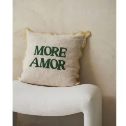 Fabrique de Styles Coussins Et Housses*Housse de coussin brodé " More Amor"' en coton écru et vert 45x45cm - Lumi