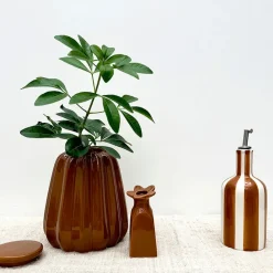 Fabrique de Styles Ustensibles De Cuisine*Huilier en faïence rayé h22cm